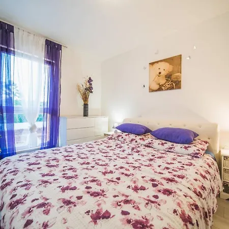 Mimi Munida 128g 公寓 *