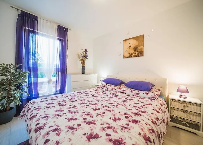 Mimi Munida 128g Apartman *